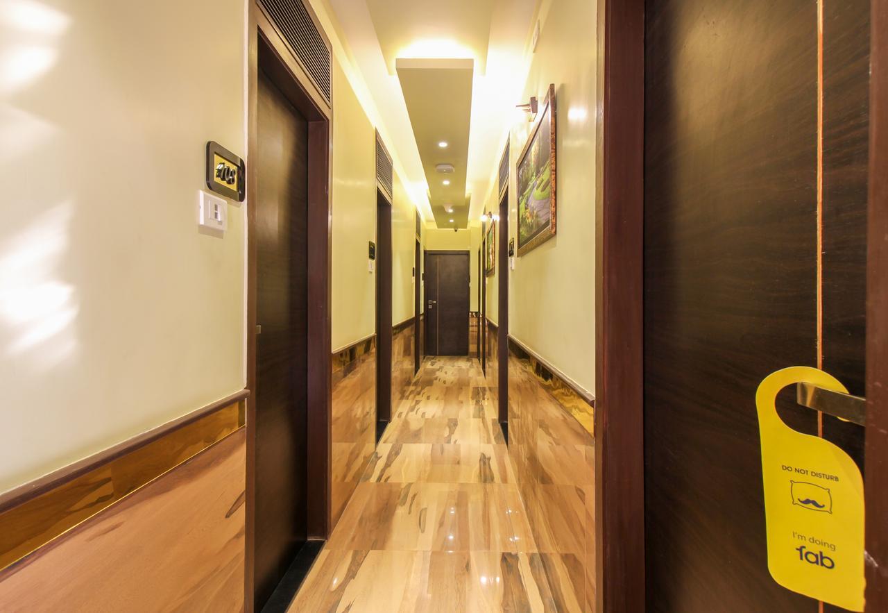 Fabexpress Adlon Andheri East ムンバイ エクステリア 写真