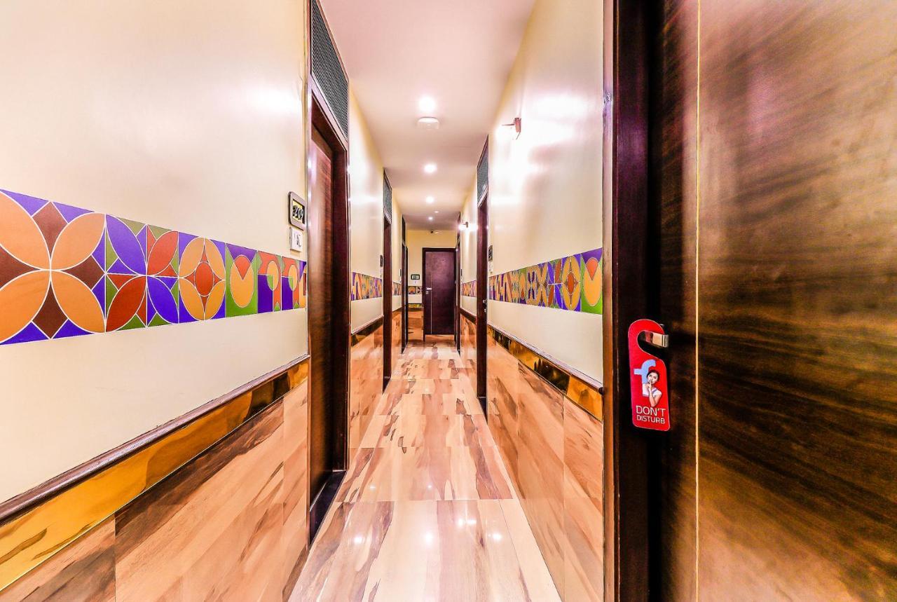 Fabexpress Adlon Andheri East ムンバイ エクステリア 写真